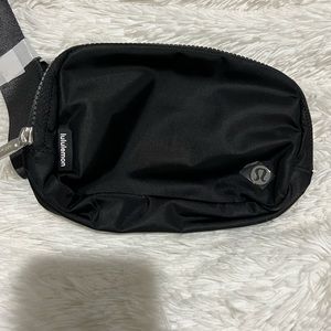 Lululemon black everywhere belt bag 1L